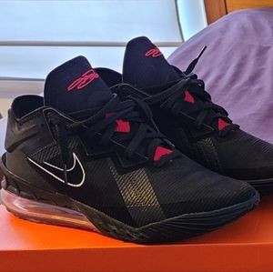 Lebron 18 Bred 9.5M